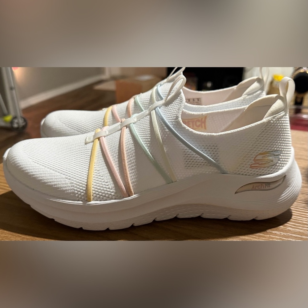 Skechers Women's Arch Fit air cooled sneakers